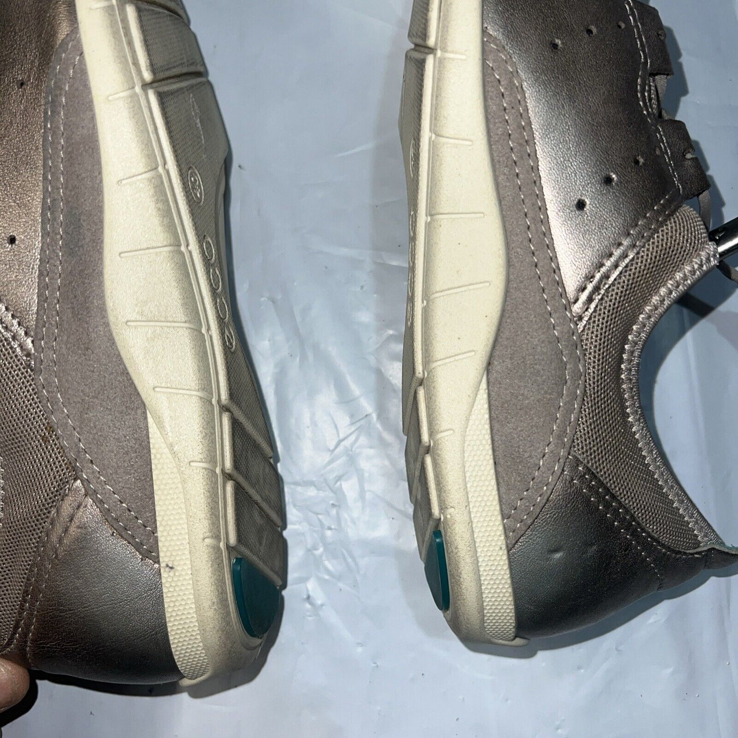 Women’s ECCO Bluma Toggle Lace Slip-on 40EU Champagne Metallic Leather