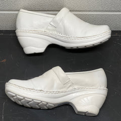 Women’s Nurse Mates Hallie Pillow Top Clog 7M White Leather