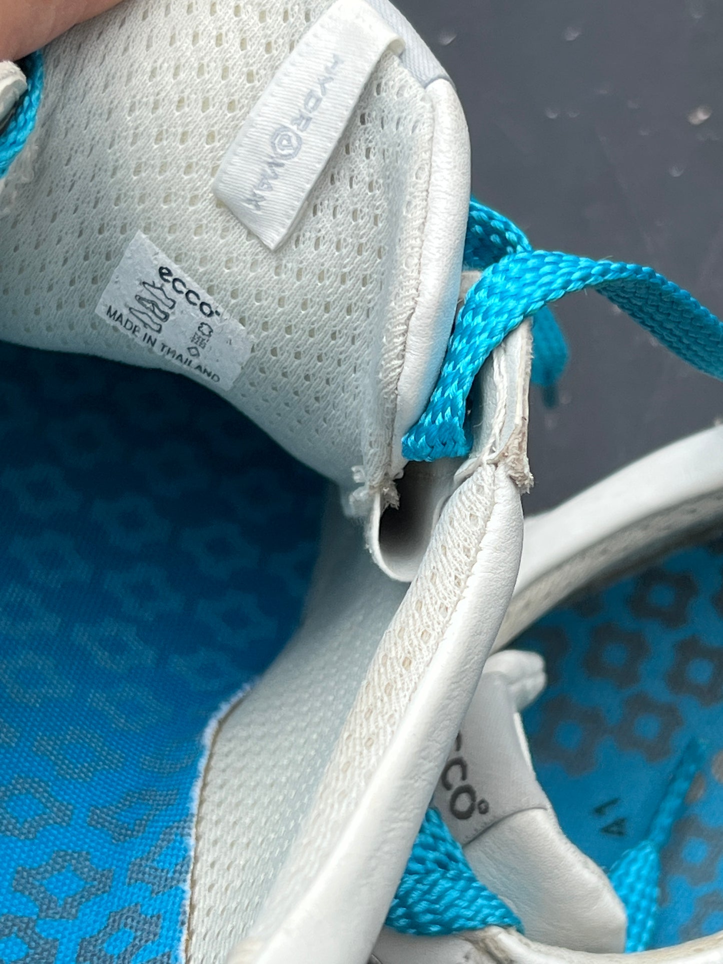 Women’s Ecco Spikeless Golf Shoe 41EU White/Blue Hydrowmax Leather