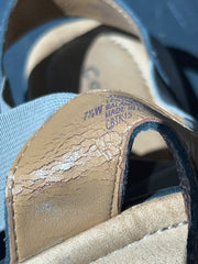 Comfortiva Women’s Keegan X-Strap Slip -on Sandal 7.5W Anthracite Leather/Stretch