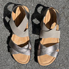 Comfortiva Women’s Keegan X-Strap Slip -on Sandal 8.5M Anthracite Leather/Stretch