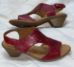 COMFORTIVA Women's •Felda• Sandal 7.5M Red Leather