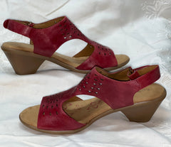 COMFORTIVA Women's •Felda• Sandal 7.5M Red Leather