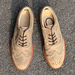 Men’s Ecco Wing-Tip Cleat-less Golf Shoe 44EU • Taupe NuBuck • Hydromax Leather