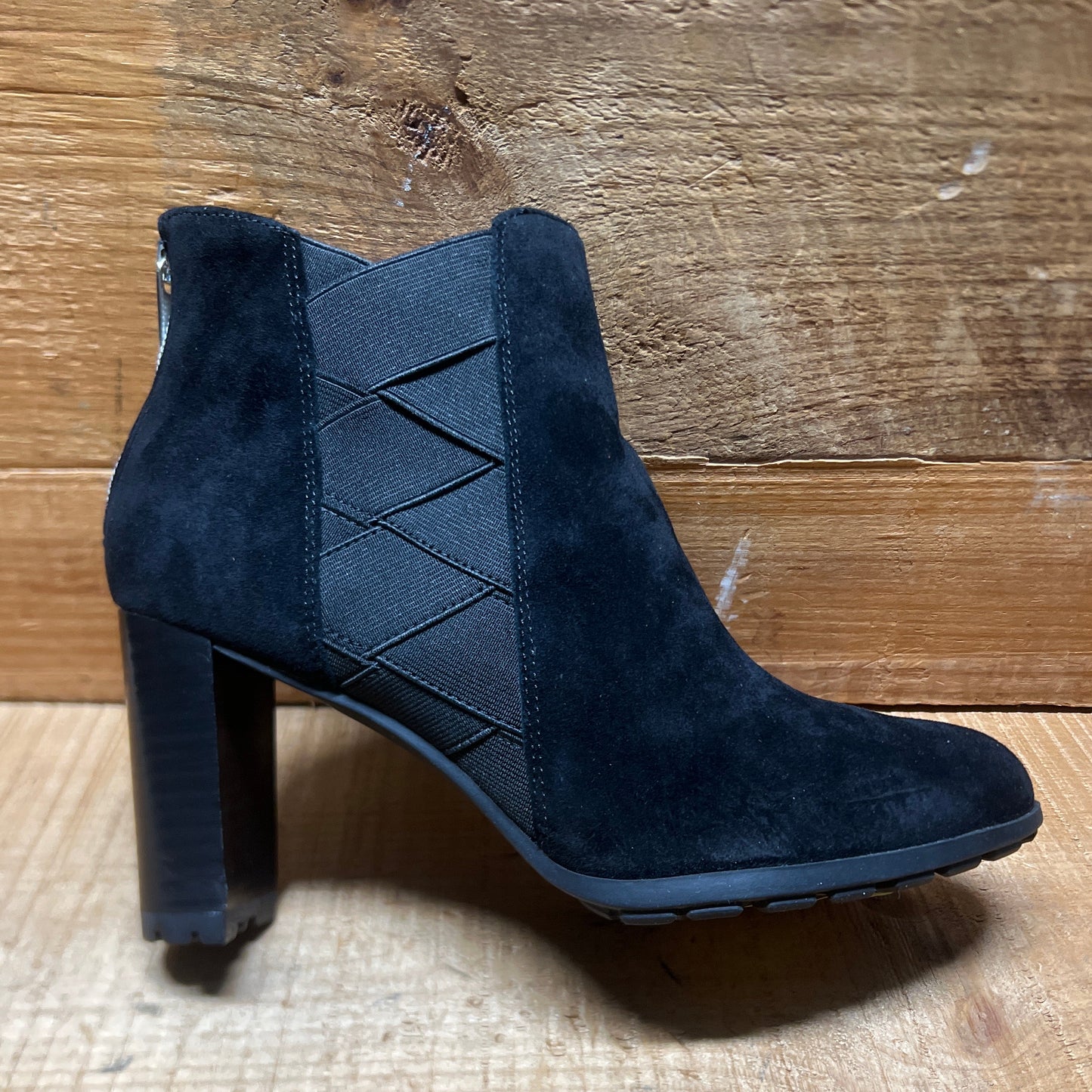 ADRIENNE VITTADINI Women's •Trinie• Black Suede Leather Ankle Bootie 6M