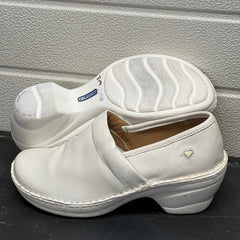 Women’s Nurse Mates Hallie Pillow Top Clog 8M White Leather