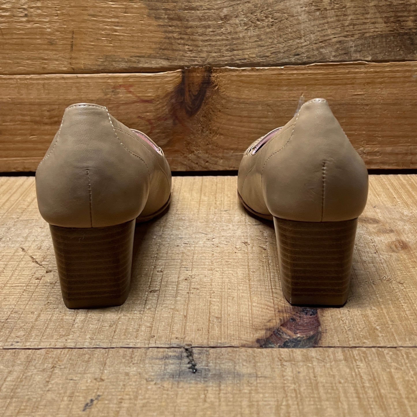 Taryn Rose • Joy  • Pump 6M Tan Leather