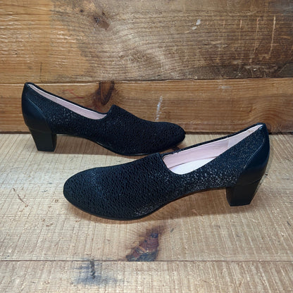 Taryn Rose • Fiona •Slip on  Pump 6M  Black Textured Fabric/Leather