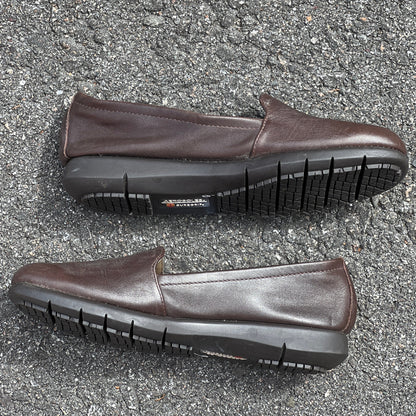 Woman’s  Aerosoles by Suregrip 6M brown leather Non-Slip Sole