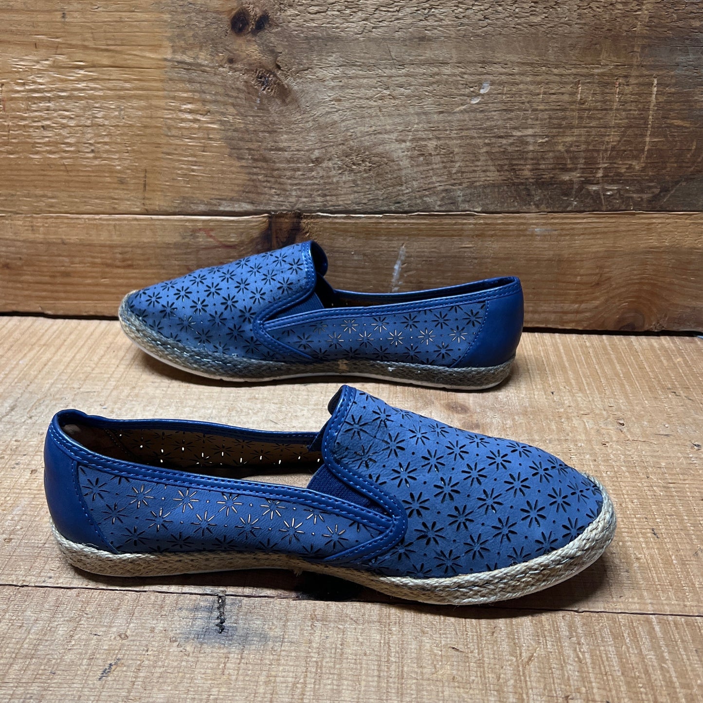 COMFORTIVA Women's •Sifton• Slip-on Espadrille 10M Navy Nubuck Leather