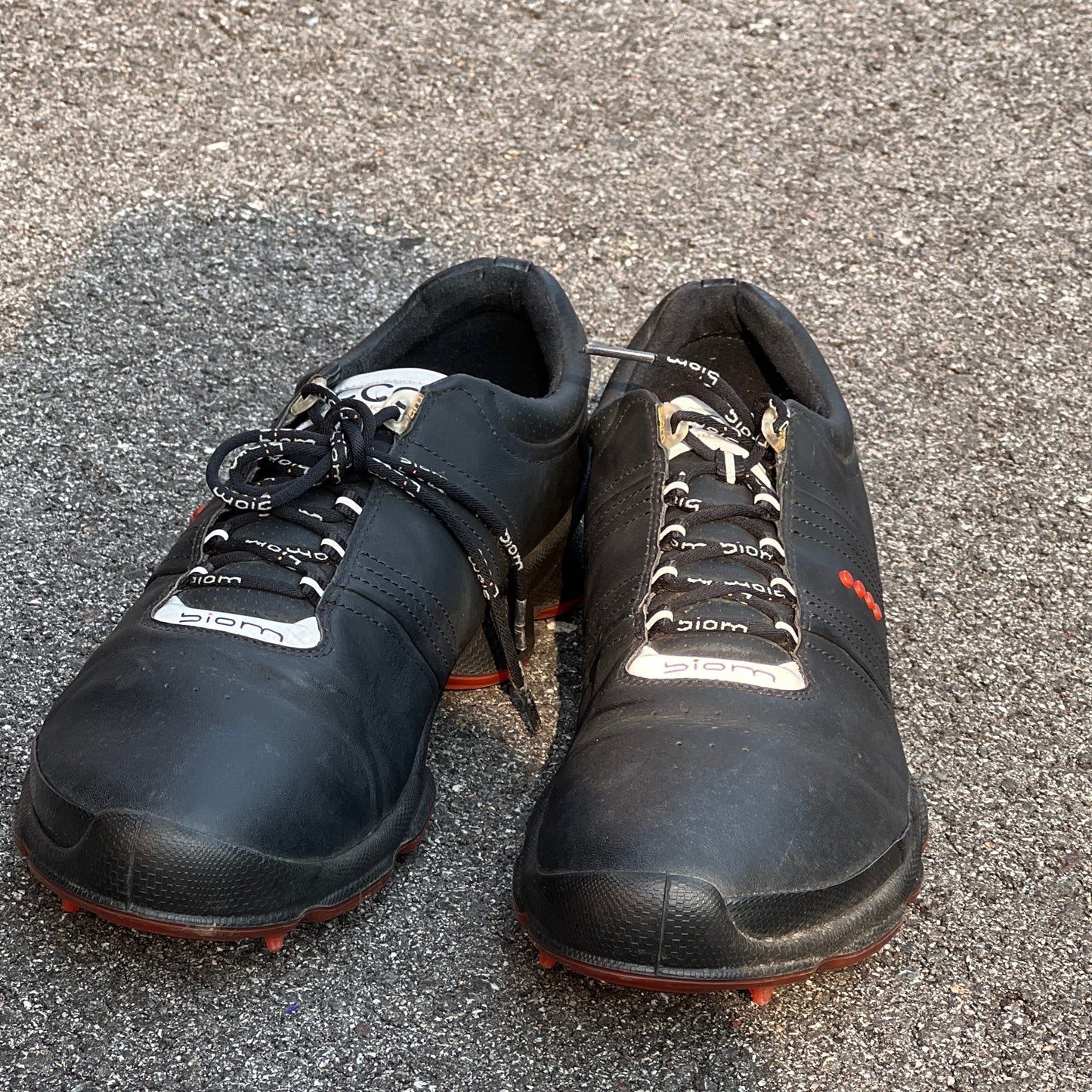 Men’s Ecco Biom Cleated Golf Shoe  44EU• Black/Red • Hydromax Yak Leather