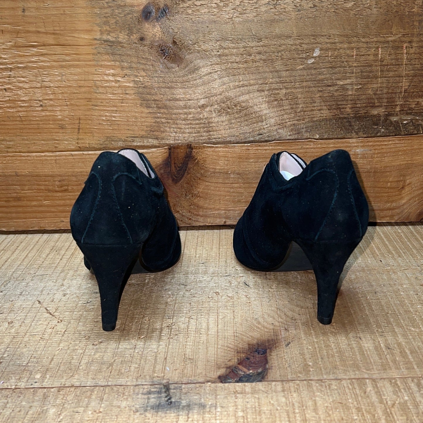 Taryn by Taryn Rose •Tryna•Gored-vamp Pump 6M  Black Kid Suede Leather