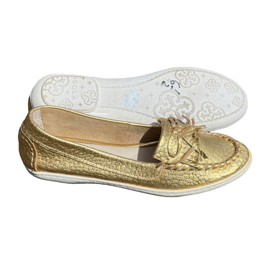 Woman’s Isola Slip0n Kiltie-moc 6.5M Gold Leather