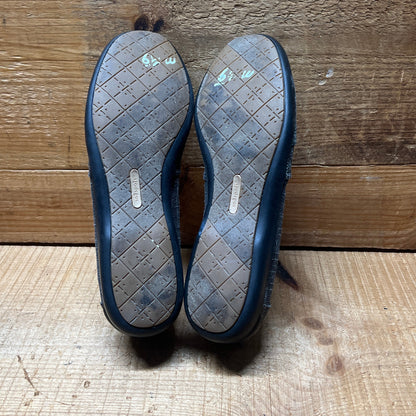 SOFTSPOTS Women's •Amena• Slip-on Black Canvas Skimmer 6.5W