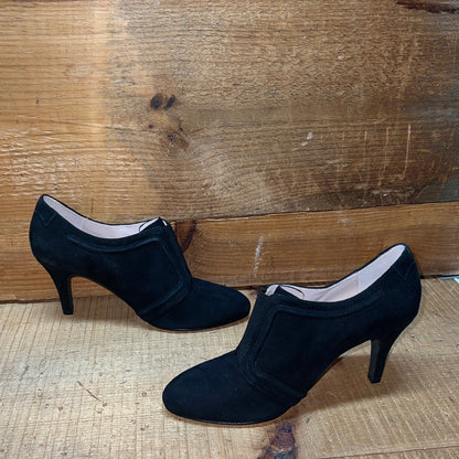 Taryn by Taryn Rose •Tryna•Gored-vamp Pump 6M  Black Kid Suede Leather