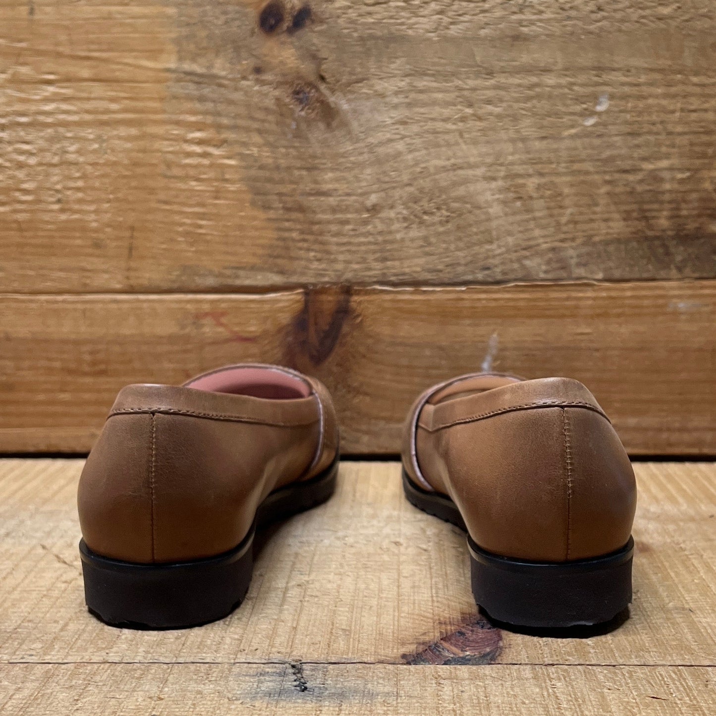 Taryn Rose - Traveler • Jaz • Slip-on 6M Tan Leather