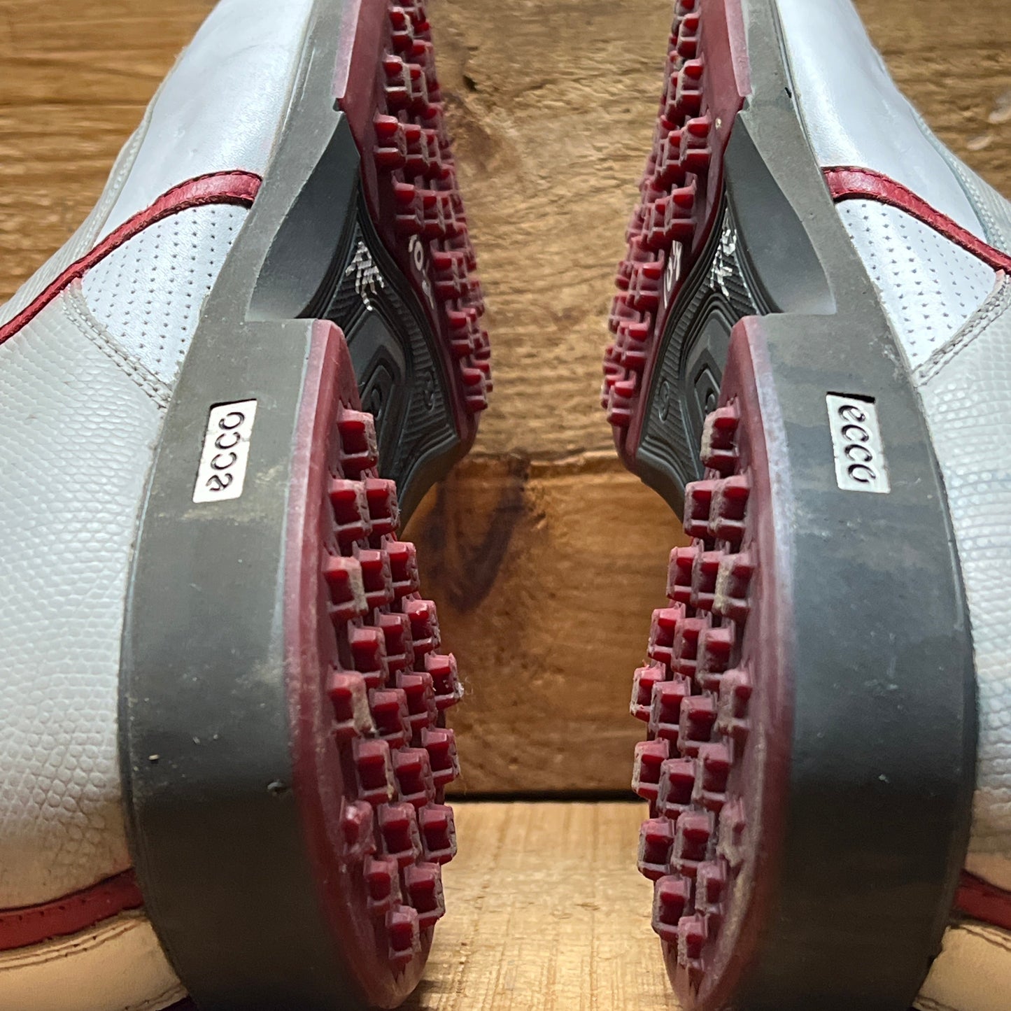 Men’s Ecco Cleat-less Golf Shoe 44EU •Whit/Grey/Black • Hydromax Leather