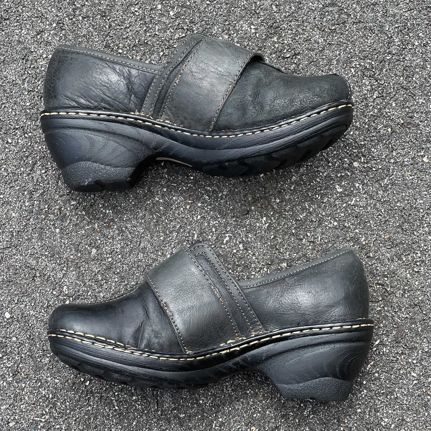 SOFTSPOTS Women's •Lina• Clog Black Leather- 8W