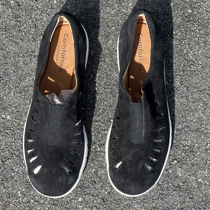 Comfortiva by SoftSpots Women’s •Tinsley•  Comfort Slip-on 7.5M Black Suede