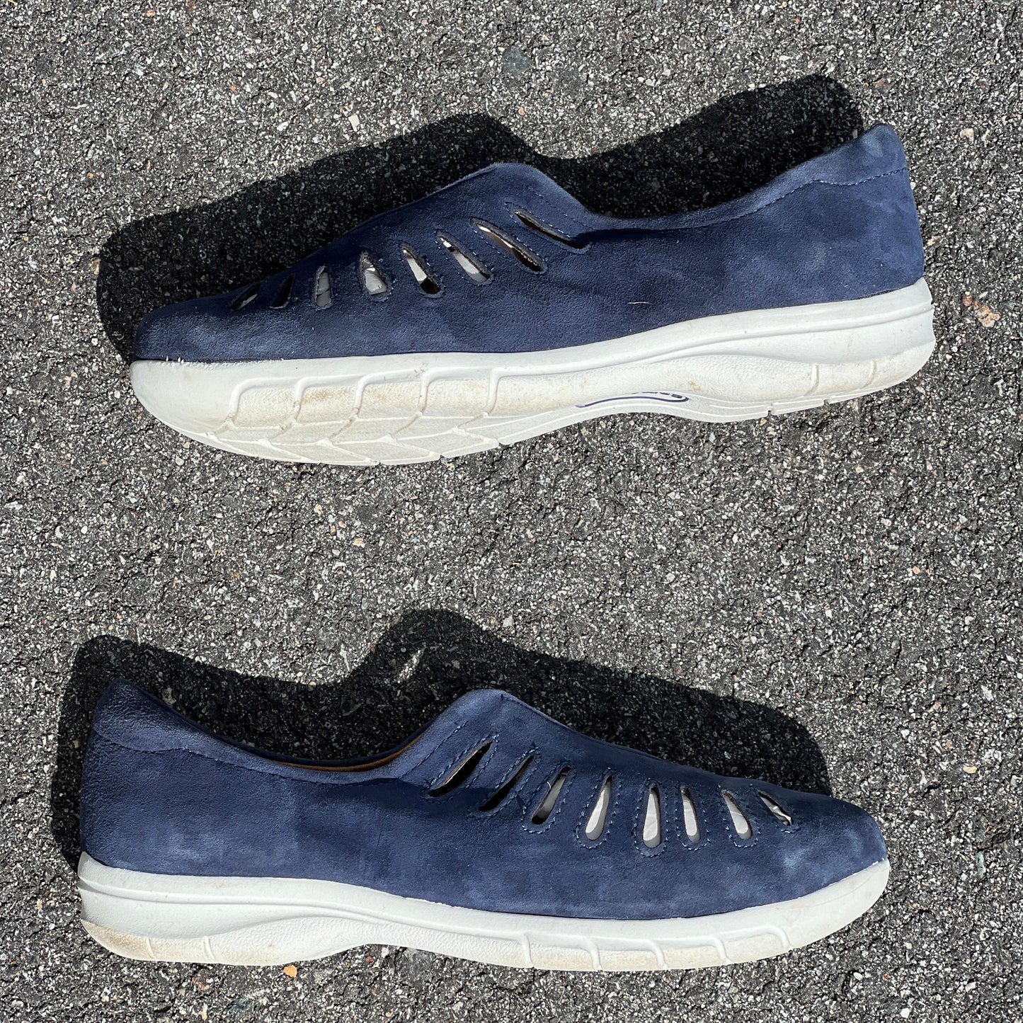 Comfortiva by SoftSpots Women’s •Tinsley•  Comfort Slip on 8.5W Blue Suede