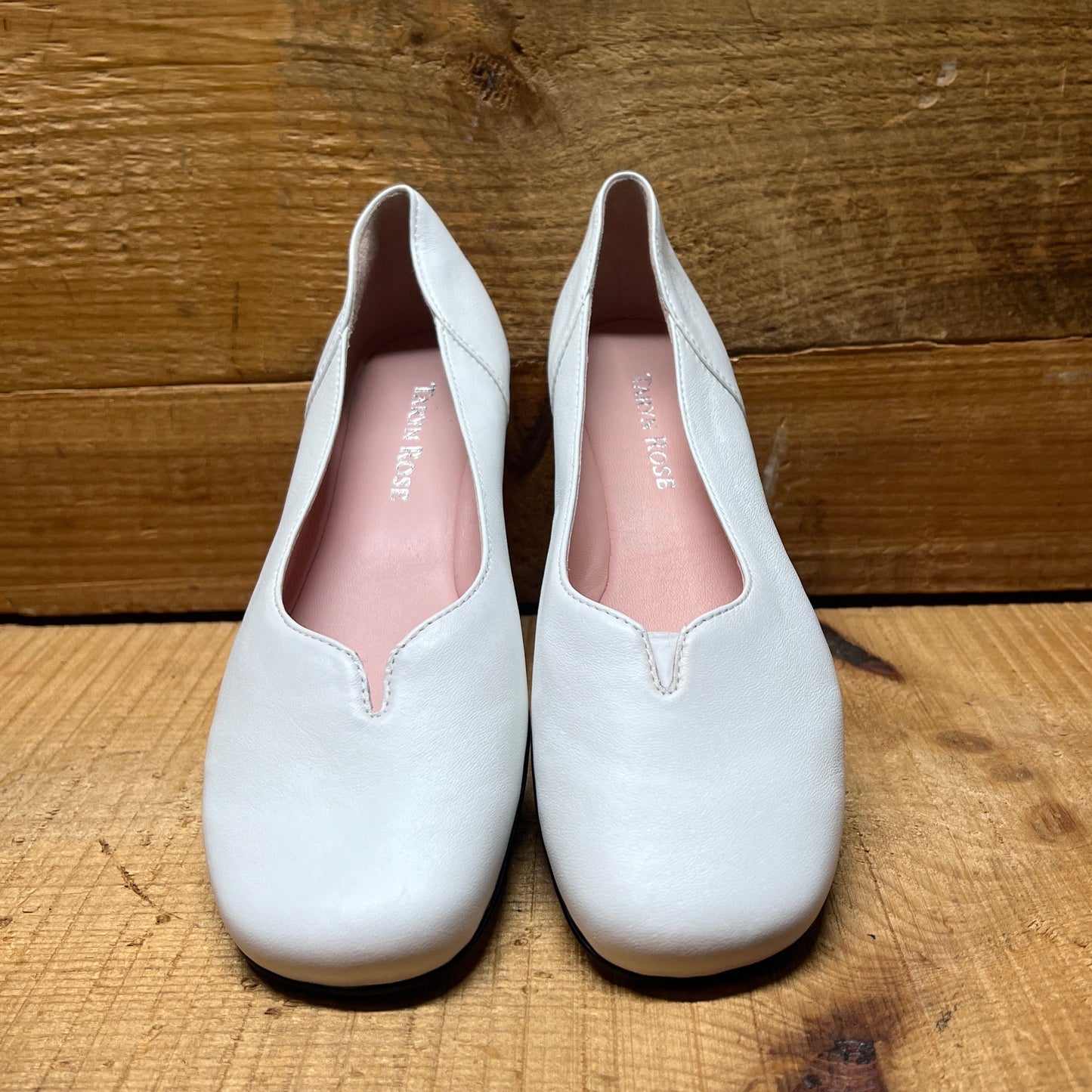Taryn Rose • Bradley •Slip on  Flat 6M White Leather