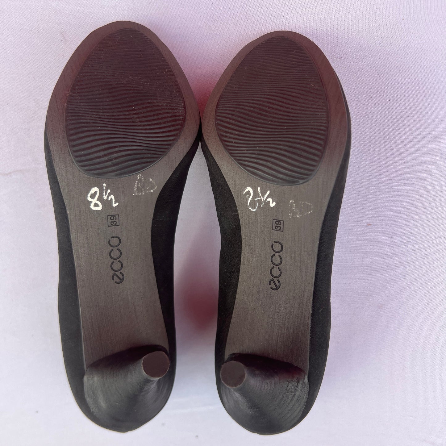 Woman’s Ecco  Peep-toe Pump 39M Black Suede Leather