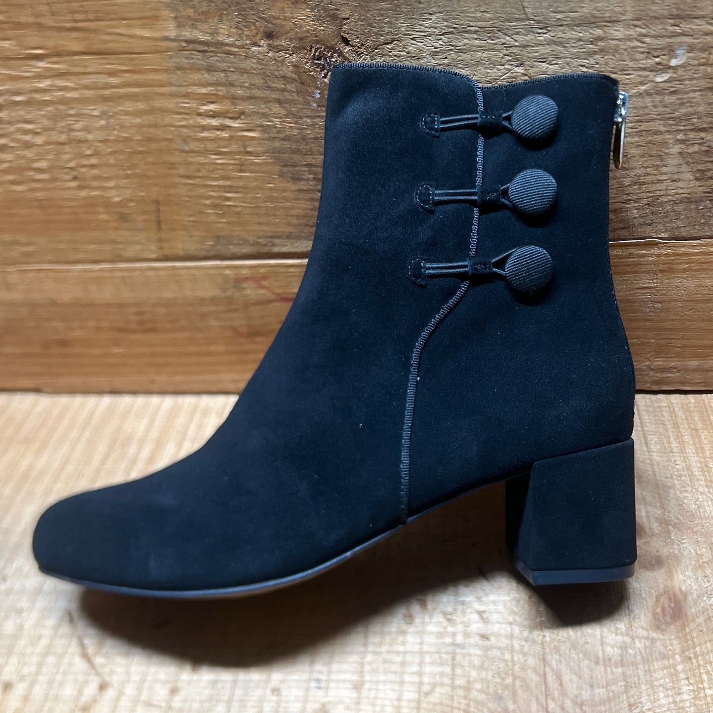 ADRIENNE VITTADINI Women's  •Laretta• Black Suede Leather Ankle  Bootie 6M