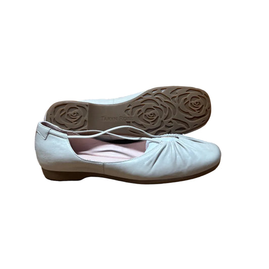 Women’s Taryn Rose •Bryan• Pleated Vamp  Flat 6M  Bone  Leather