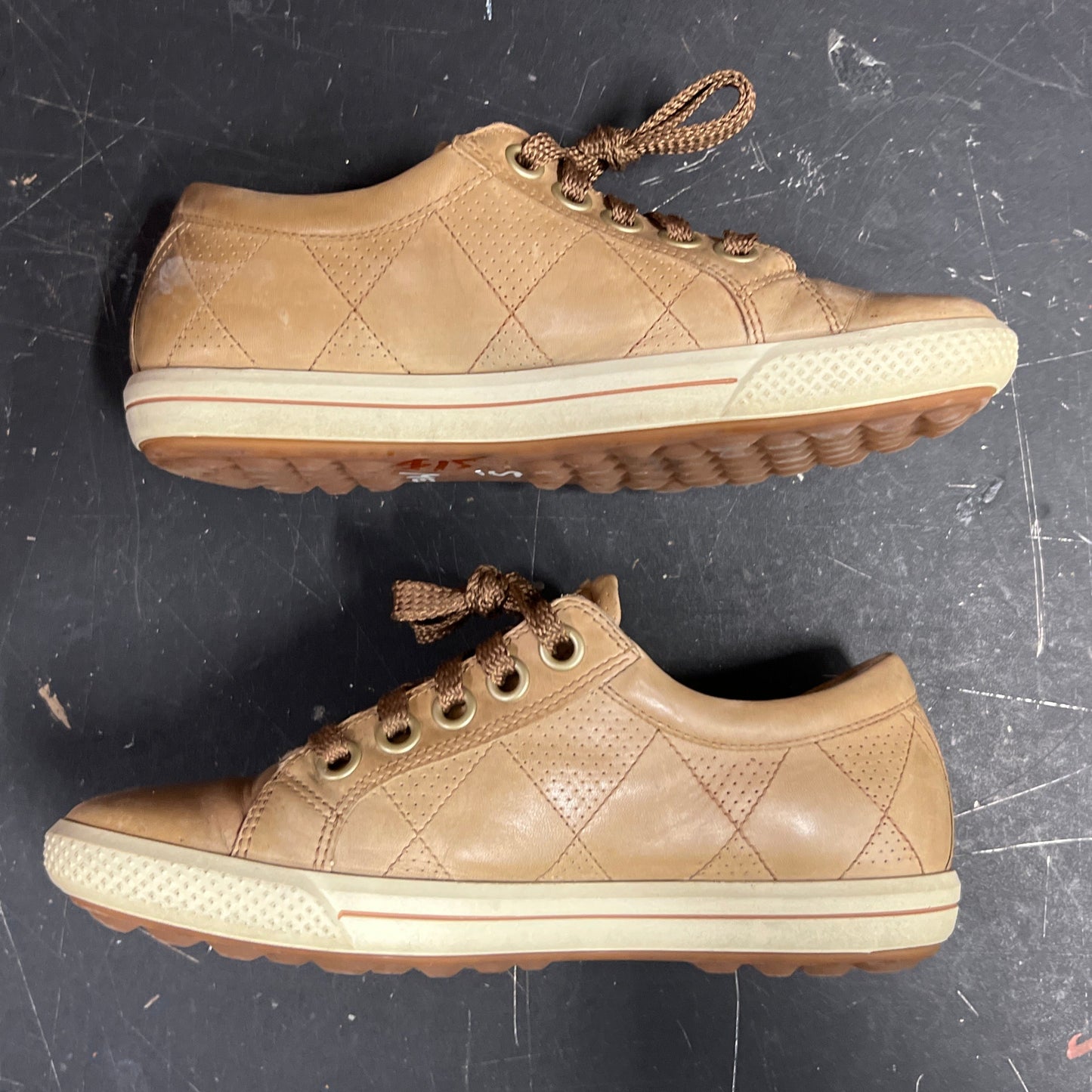 2 Pair Women’s Ecco Spike-less Golf Shoe 36EU