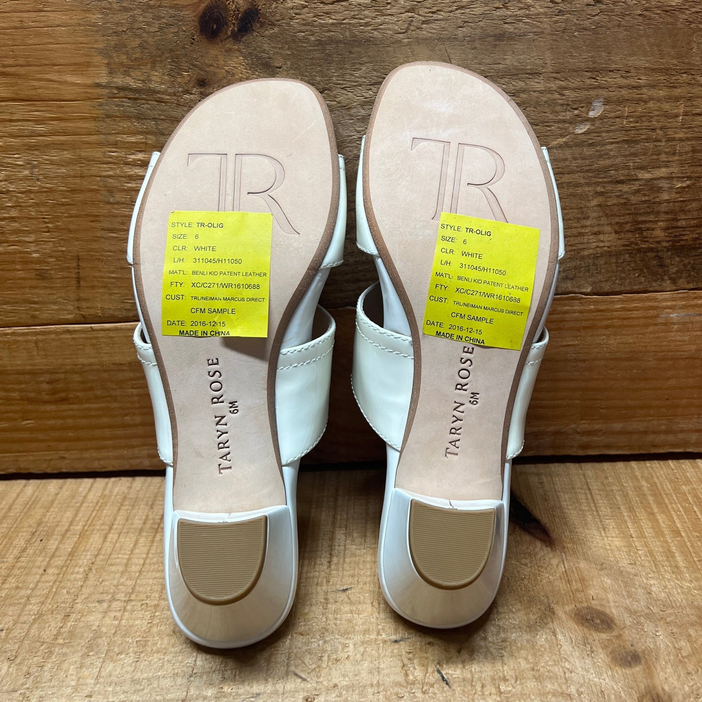 Taryn Rose • Olig • Patent Leather Slide 6M  Winter White/White Leather