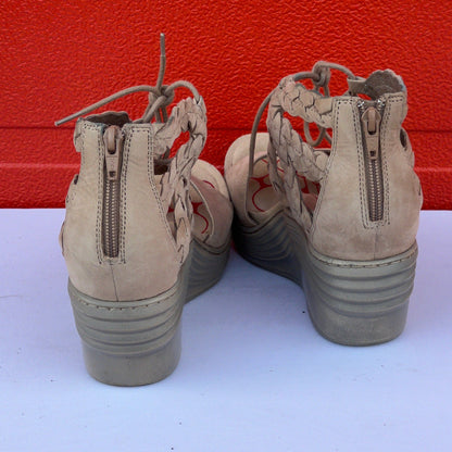 Woman’s Bionica  Sunset Platform Sandal 6M Baywater Nubuck leather