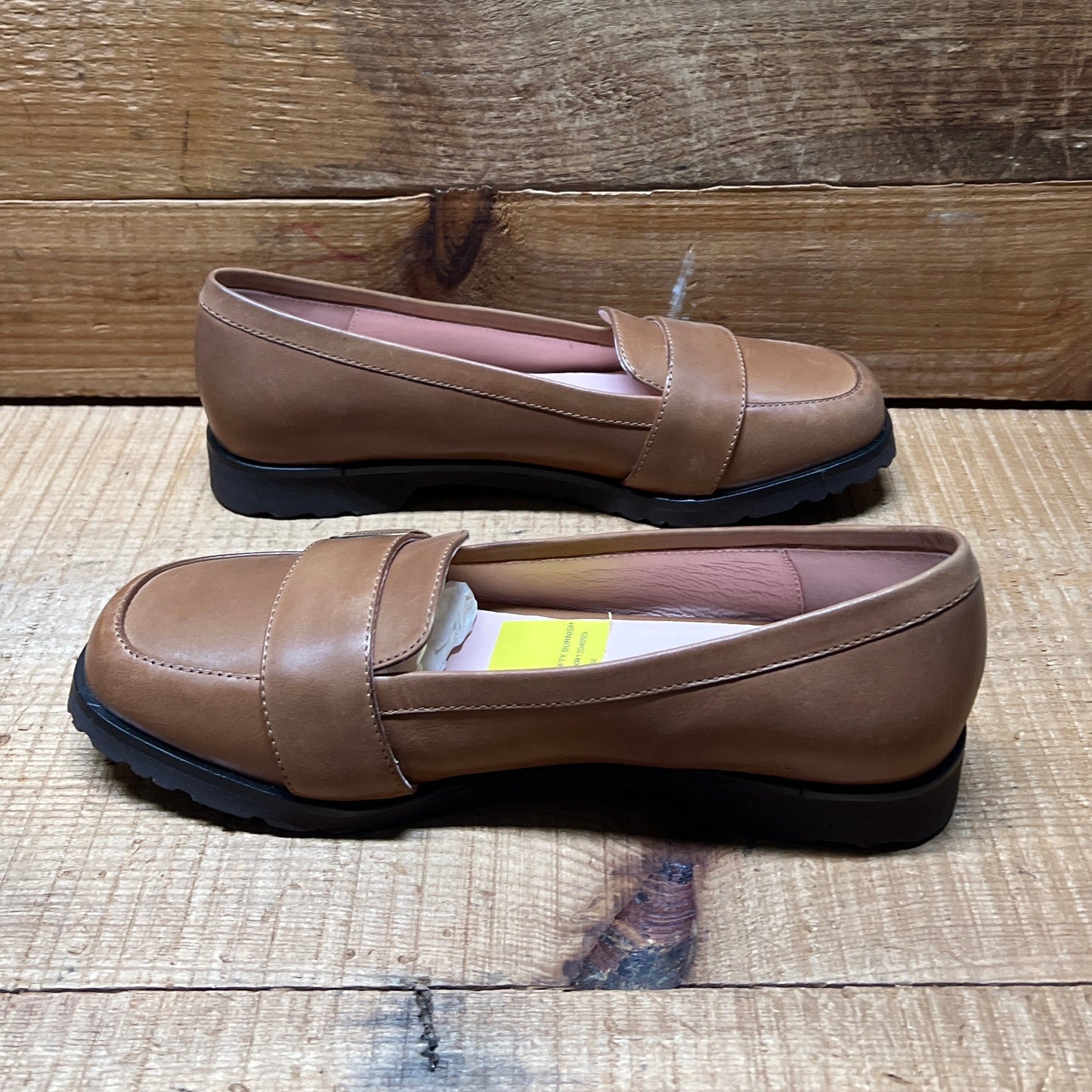Taryn Rose - Traveler • Jaz • Slip-on 6M Tan Leather