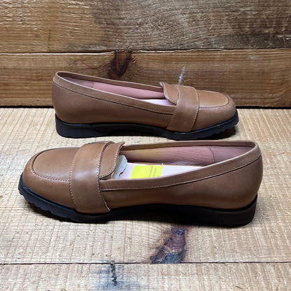 Taryn Rose - Traveler • Jaz • Slip-on 6M Tan Leather