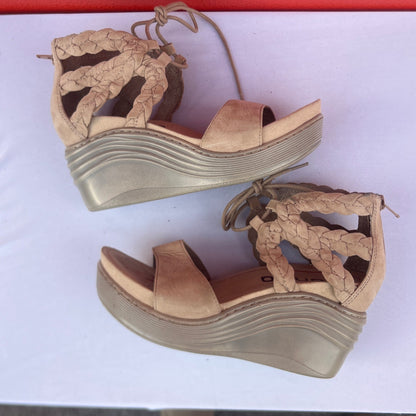 Woman’s Bionica  Sunset Platform Sandal 6M Baywater Nubuck leather