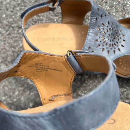 Women’s Comfortiva Felda Sandal 9.5W Blue leather