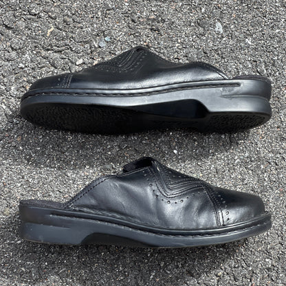 Woman’s  Clarks  Open-back Clog. 7W Black Leather