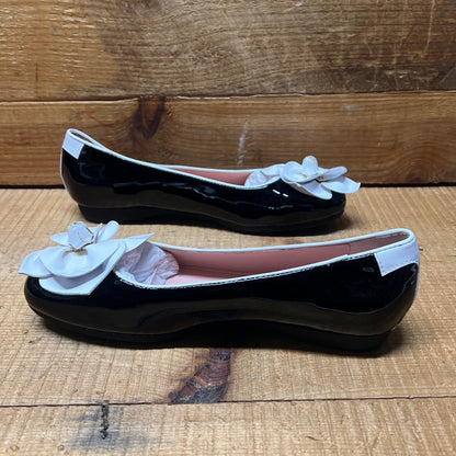 Taryn Rose • Berndt •Slip on 6M  Black/White Patent Leather