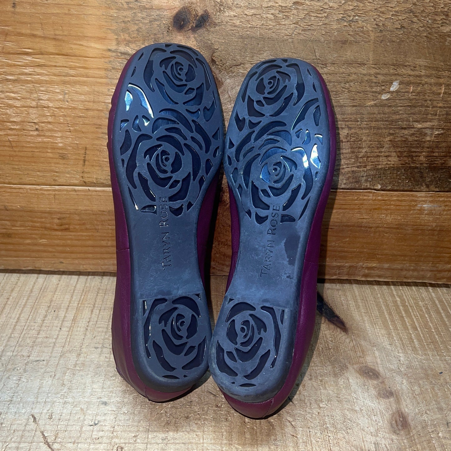 Women’s Taryn Rose •Bryan •Slip on Flat 6M  Port Wine  Leather