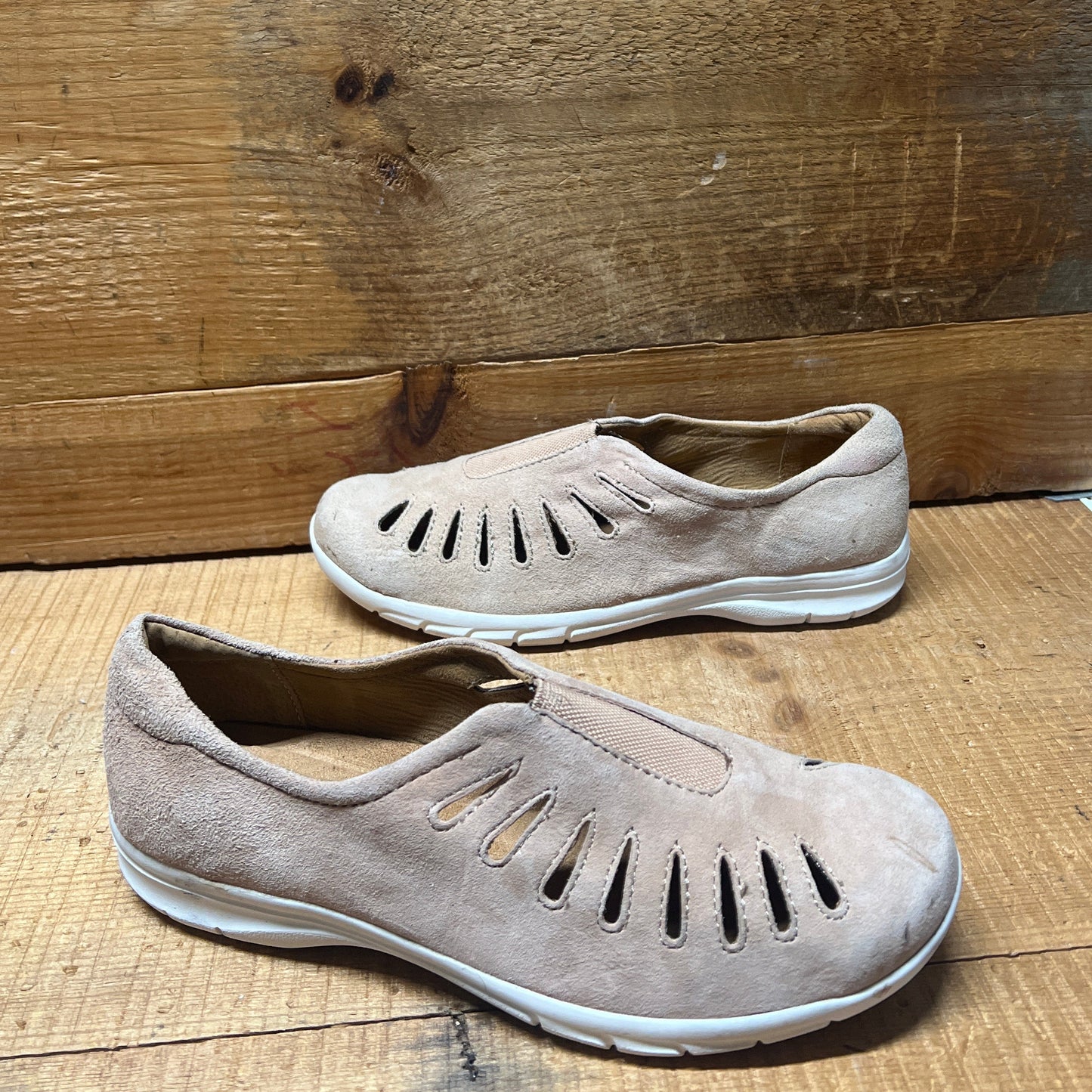 Comfortiva by SoftSpots Women’s •Tinsley•  Comfort Slip-on 9N Beige Suede leather